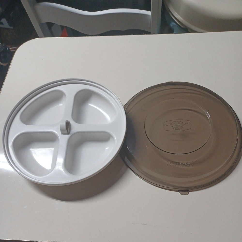Vintage Nordic Ware Microwave 4 Divided Dinner Trays With Lid